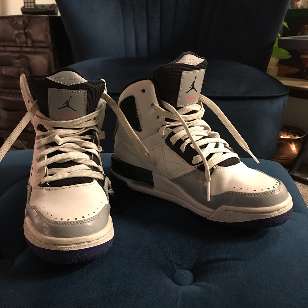 REDUCED FOR BACK TO SCHOOL CLASSIC JORDAN FLIGHTS